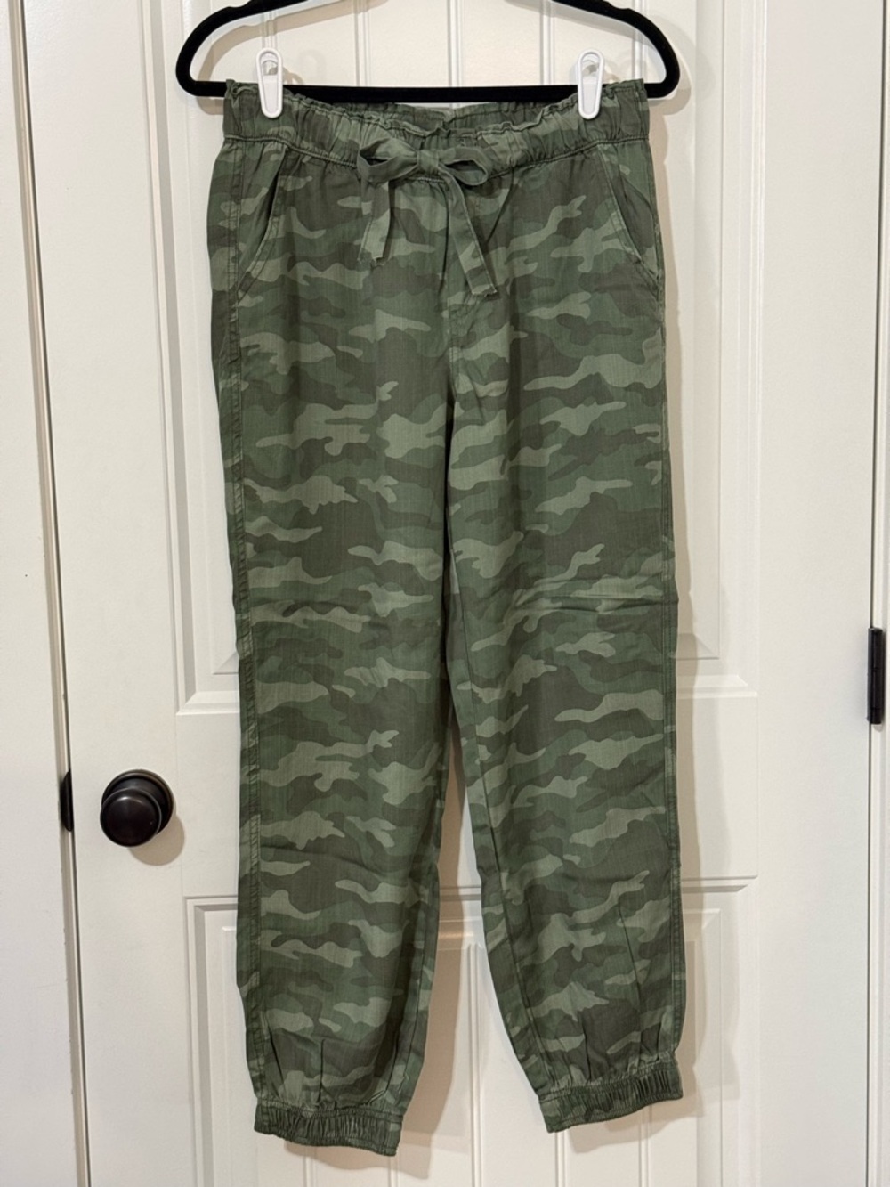 Knox Rose Green Camouflage Jogger Pants